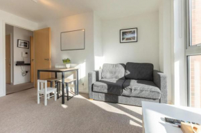Bright & Airy 1 Bedroom Apartment in Trendy Peckham